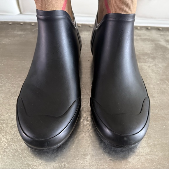 Authentic Burberry Nova Check Rain Boots Size 6.5 | Classic Plaid | Black Rubber - Picture 5 of 15